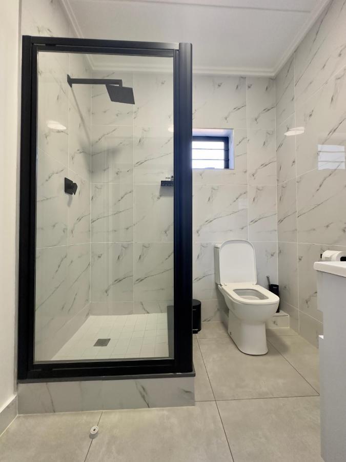 Stylish Executive Apartment With Power Backup Johannesburg Exterior photo